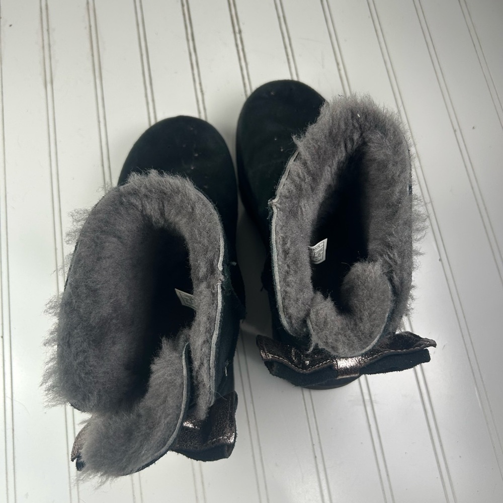UGG Australia Classic Mini Stargirl Bow Black Boots Women's Size 9 - Picture 9 of 11